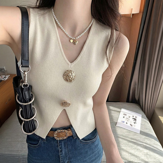 SOSISI 여성 브이넥 민소매 여름 니트 빅 골드 버튼 탑 오버 260831