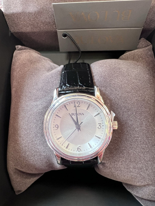 [Bulova] 부로바 은색과 블랙색 시계