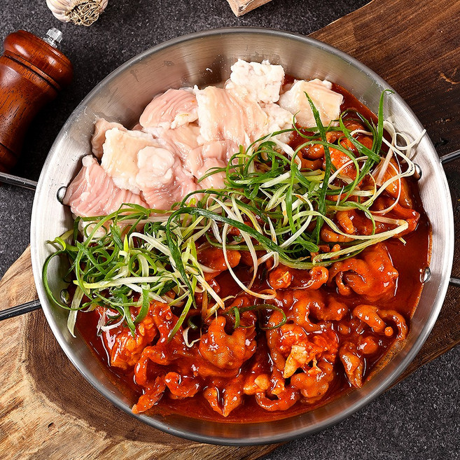 [어썸푸드빌] 쫄깃하고 맛있는 술안주 대창무뼈국물닭발 1+1, 2개, 700g