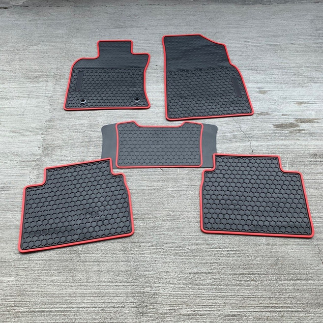 TOYOTA 豐田 CAMRY 2008/2012/2018年式 汽車腳踏墊 橡膠材質 防水抗污 耐熱耐磨, 2018年11月- 年式 (2.5),國產
