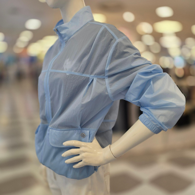 슈페리어<뉴코아동수원>26SS신상 은은한 실버 펄감이 고급스러운~여름 여성 바람막이 점퍼 IW0GOJN200343