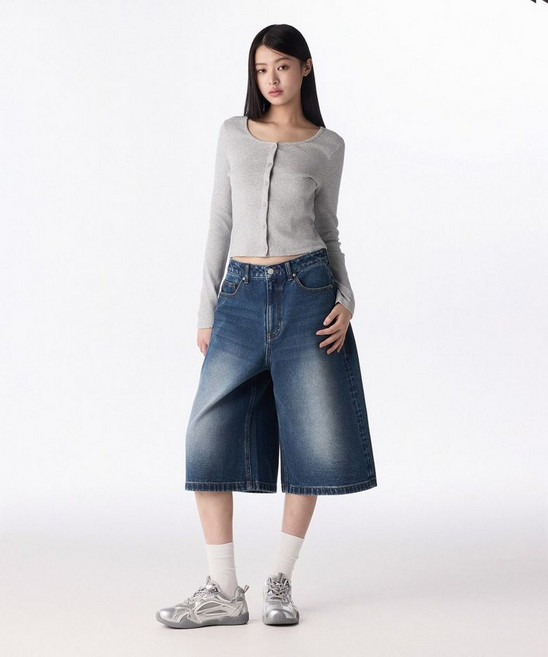 매장정품 무신사 스탠다드 우먼 MUSINSA STANDARD WOMAN 우먼즈 빅 브러쉬 와이드 버뮤다 데님 팬츠 미디엄 인디고 MWENH4Z22-MI 183409