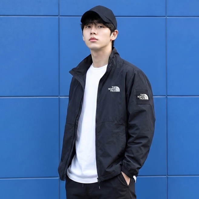 6위 - 노스페이스 SS 빌란 옴브 WD 경량 바람막이 자켓 + 베이직 크루 삭스