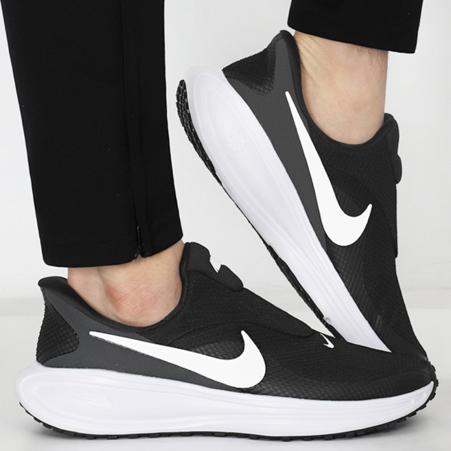 나이키 운동화 레볼루션 8 이지온 레이스리스