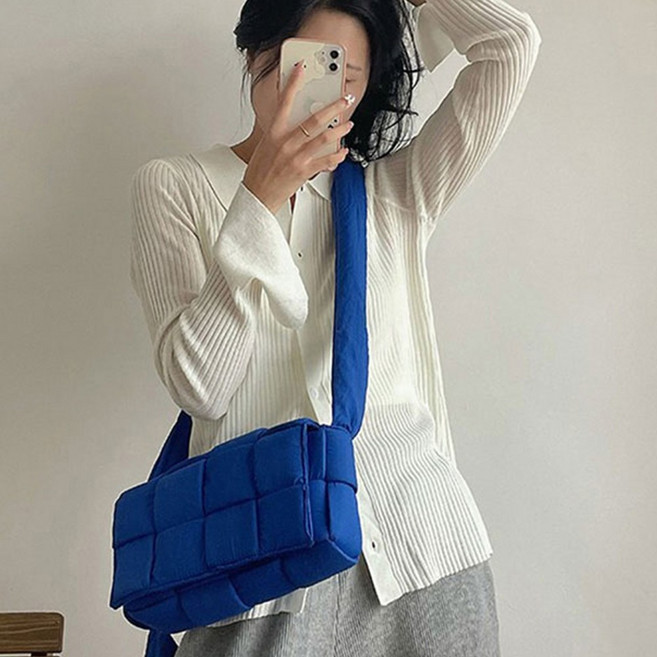 데일리 누빔 숄더백 크로스백 빅퀼팅 소지품 길이조절 슬링백 패딩천