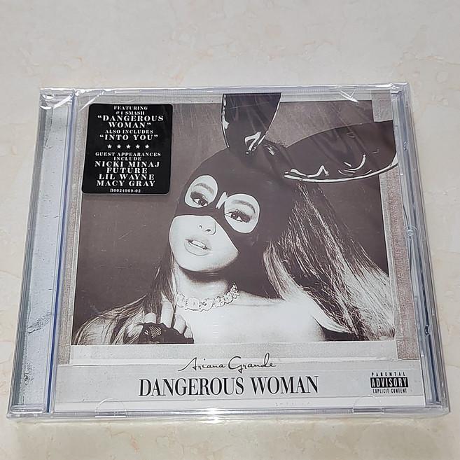 Ariana Grande《Dangerous Woman》CD 2016年 Republic發行, 如圖所示