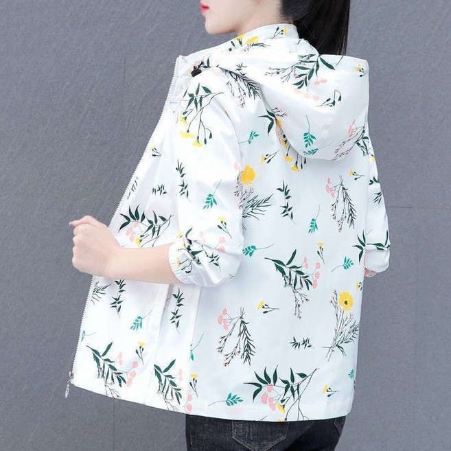 중년여성 얇은 플라워 바람막이 자켓 캐주얼 간절기 후드 아우터 경량 집업 점퍼