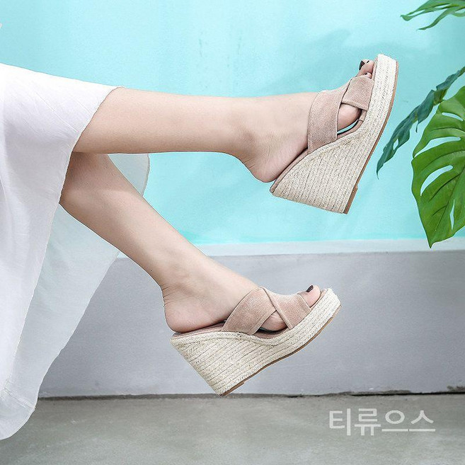 티류으스 스웨이드 에스파듀 웨지힐 10cm 키높이 통굽 여성 슬리퍼