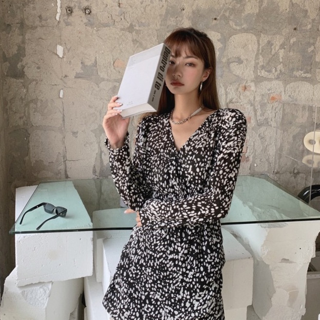 ANNE 赫本風小碎花長袖洋裝 氣質顯瘦 收腰連身裙, F 這模特的商品幾乎與實體一樣, N/A