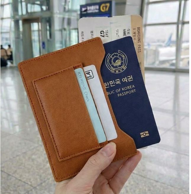 브레텐 3중 수납 스크래치 방지 여권 케이스