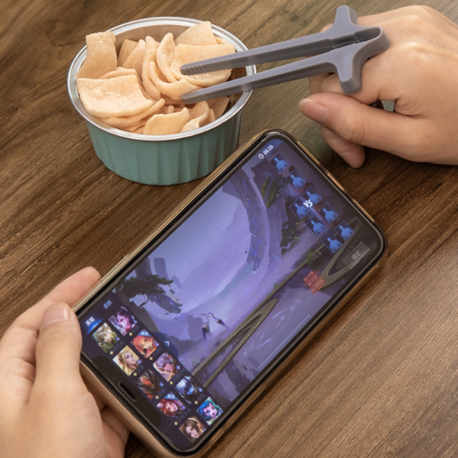 1+1+1 큰나무 게이밍 사무용 과자집게 손가락 젓가락 핸드폰 키보드 오염방지, 3개, 단품, 회색