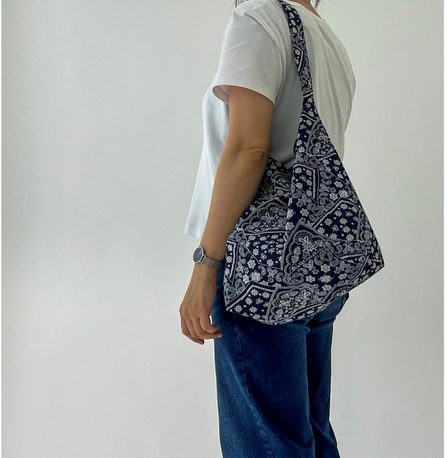 핸드메이드 에코 백 페이즐리 네이비 사각 숄더 가방 반다나