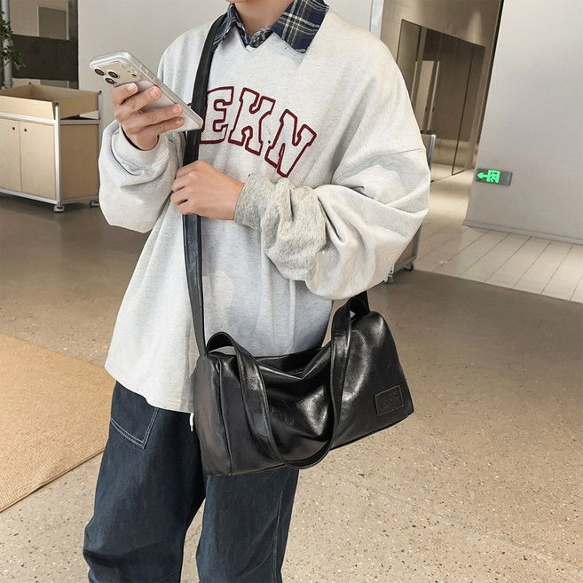 미니멀 무드 데일리 유니섹스 레더 크로스 숄더백