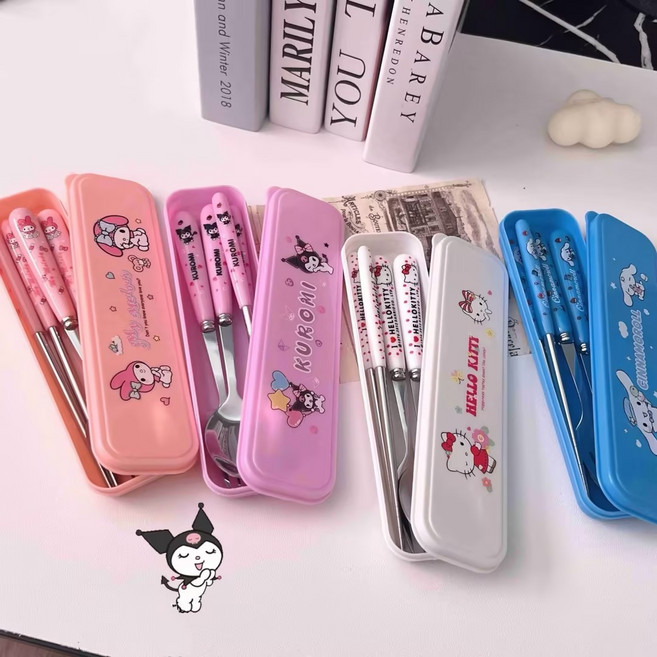 [신상 ]밀크카 산리오 헬로키티 마이멜로디 쿠로미(젖가락+숟가락+포크 + 세트 케이스) 숱가락 도시락수저세트 시나모롤, 1세트