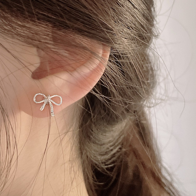 Bonny 실버 리본 자석귀찌 페이크 피어싱