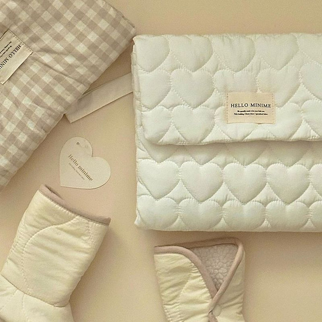 헬로미니미 누빔 휴대용 기저귀패드 매트 파우치 신생아 기저귀갈이대