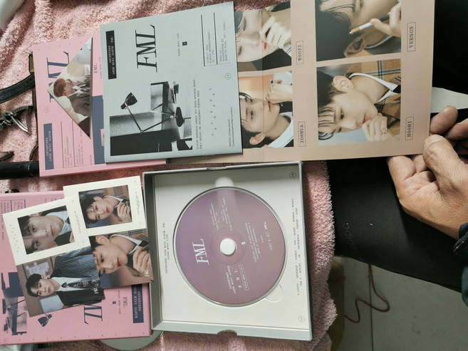 SEVENTEEN FML 10TH MINI ALBUM 粉版, 1個