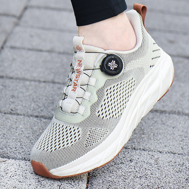 레이시스 여성 경량 다이얼 런닝화 니트 남성 운동화 니티투세븐