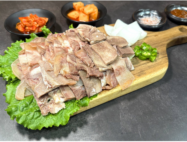 한우 삶은소머릿고기수육 수작업 소머리슬라이스 곰탕식당업소용 국밥재료, 1개, 1kg