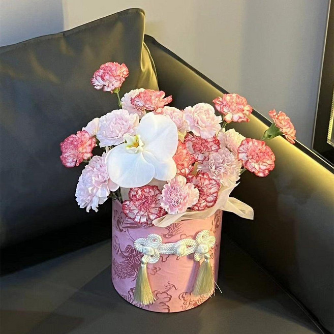 康乃馨玫瑰花束 母親節禮物, 1個, 袍抱抱桶C桶紫色康乃馨11支送禮袋賀卡燈