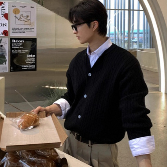 라운드넥 자수 디자인 가디건 데일리 캐주얼