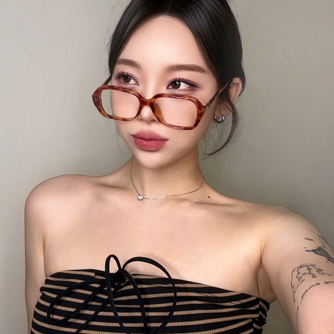 하리몽드 사각 빅프레임 유니크 안경테