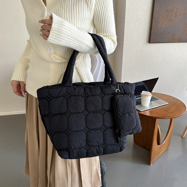 구름빵 누빔 퀄팅 토트백 패딩 숄더백 겨울가방 쇼퍼백 기저귀가방 일상 데일리 여행