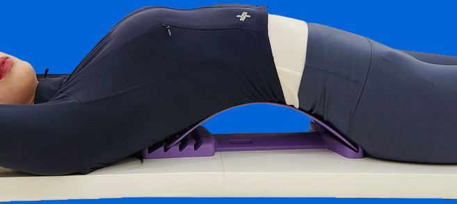 닥터레벨 허리 스트레칭 기구 일자허리 척추 굽은등 자세 교정기, 1개