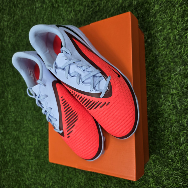 나이키 풋살화 팬텀6 ACAD TF LOW 인조잔디 맨땅용 축구화