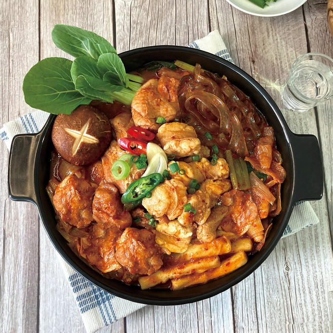 밥앤고 한우 곱도리탕 전골 밀키트 1130g 한우곱창 국내산 닭다리살, 1개, 1.13kg