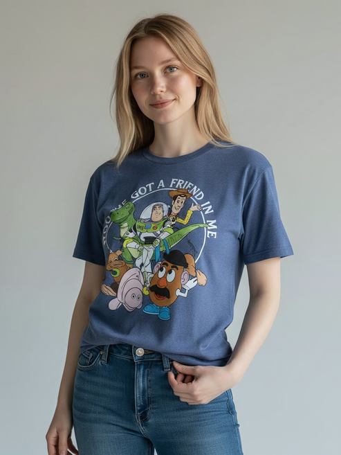 토이스토리 그룹샷 그래픽 반팔 티셔츠 (You’ve Got a Friend in Me)