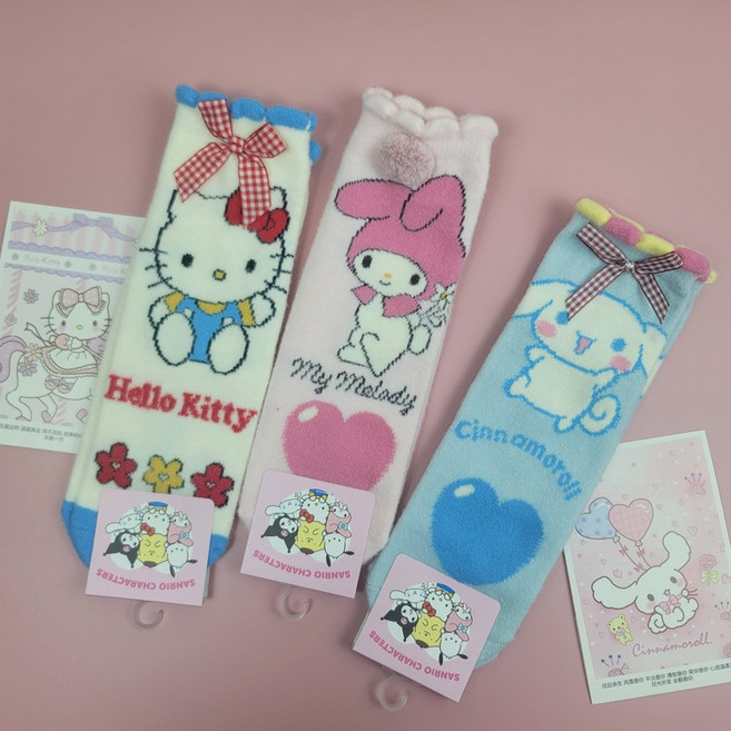 프리미엄 귀요미 산리오 수면양말 정품 키티 쿠로미 폼폼푸린 포차코 시나모롤 마이멜로디 겨울 따뜻한 임산부 수족냉증 방한