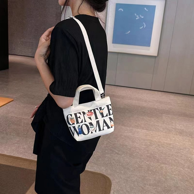 GENTLE WOMAN 帆布小方包 斜背手提兩用 附拉鍊 寬20高16厚5公分