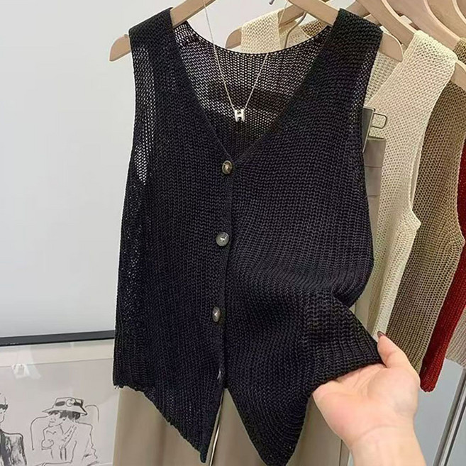 로르카 여성 브이넥 펀칭 통기 니트 버튼 루즈핏 캐주얼 민소매 조끼 T031807