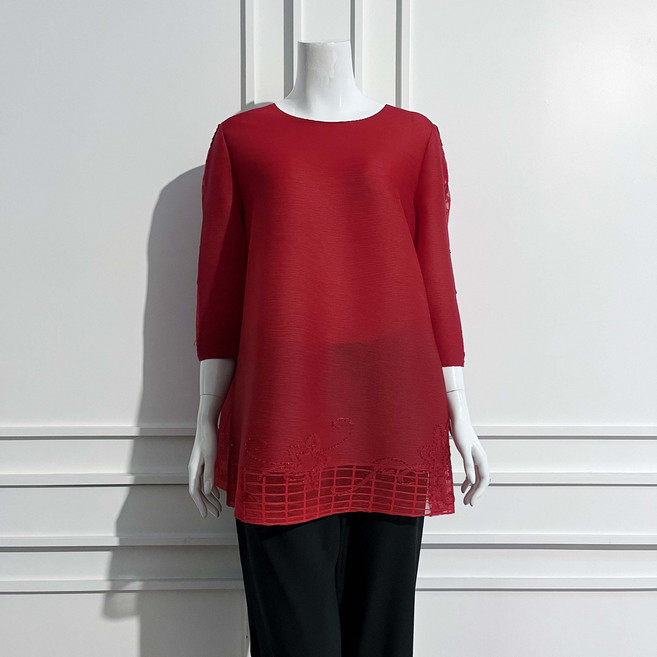 포라리 옆소매 포인트 주름 블라우스 L82J501