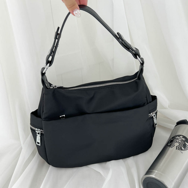 에브리테일 양포켓 나일론 호보 숄더백