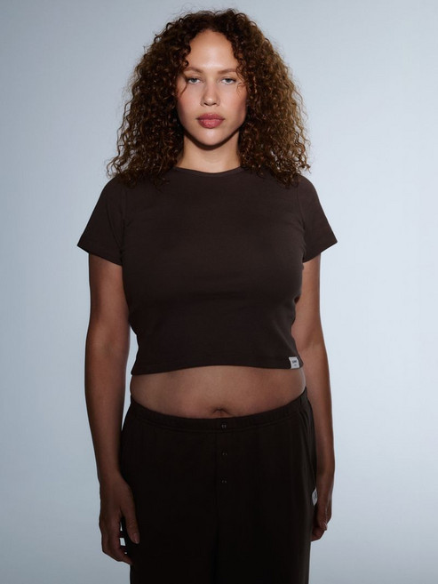 글로니 GLOWNY G BABY TEE CHOCO