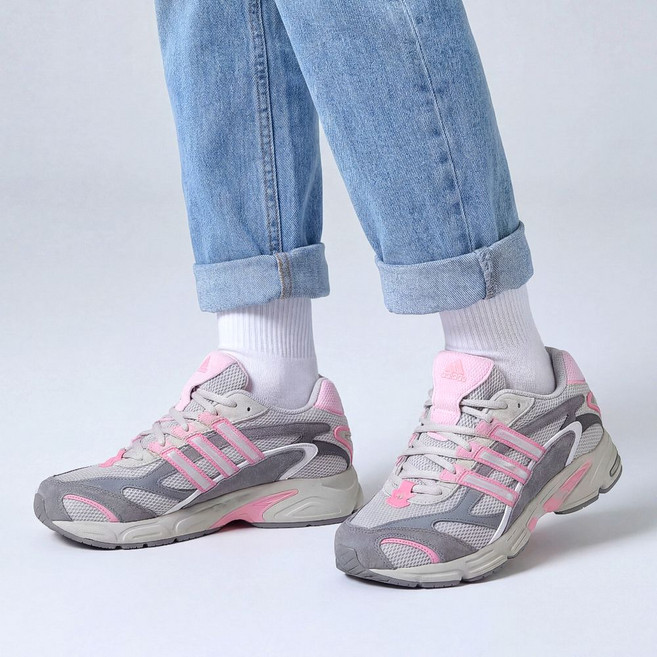 아디다스 템퍼런 여성 운동화 핑크 그레이 발편한 헬스 신발 삼선 런닝화 가벼운 키높이 스니커즈