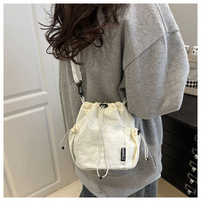 스카이미너리즈 가볍고 실용적인 데일리 미니 크로스백