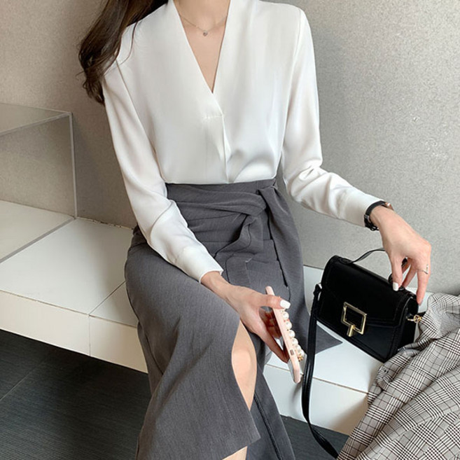 루씨앤 네스처 77반 까지 브이넥 긴팔 심플 여성 블라우스 하객룩 실크셔츠 결혼식 5193