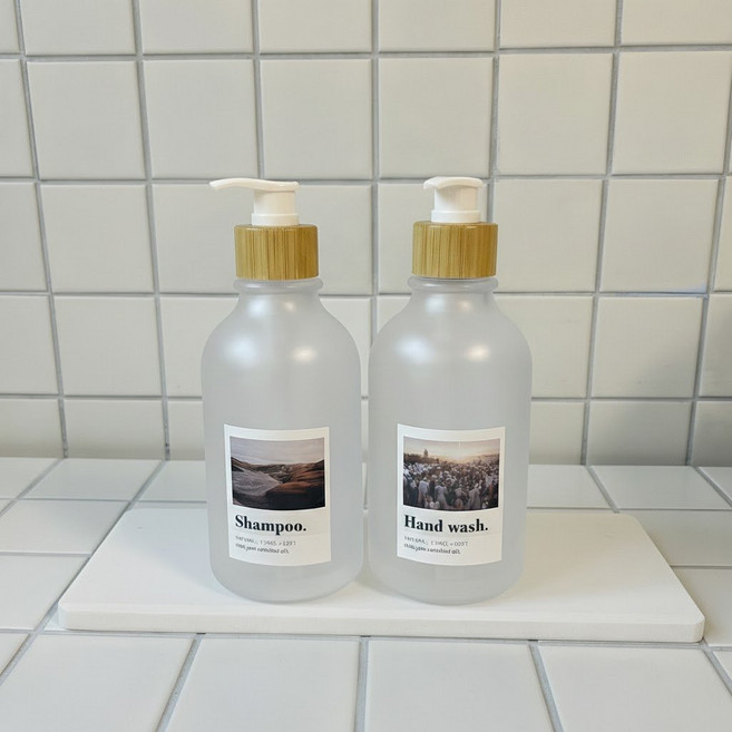 딜라이트홈 라운드 욕실 샴푸병 디스펜서500ml 2개+스티커5종, 1세트, 우드 투명