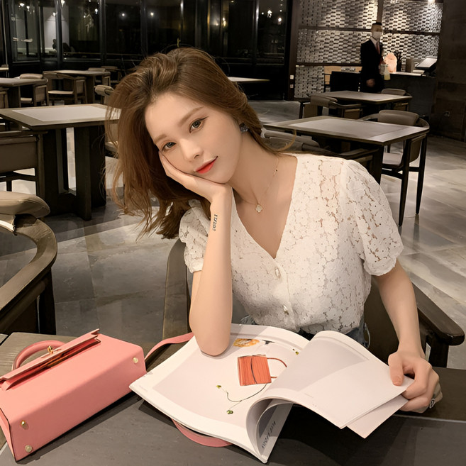 밀크랩 25SS 여름 꽃자수 망사 시스루 블라우스