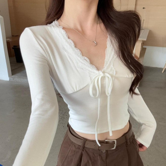 야오야오 브이넥 레이스 셔링 슬림핏 크롭 긴팔 티셔츠