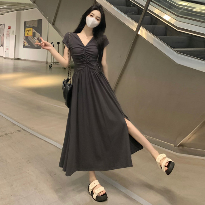 DIU 大碼女裝法式復古V領收腰連衣裙茶歇氣質高級感度假開叉裙子