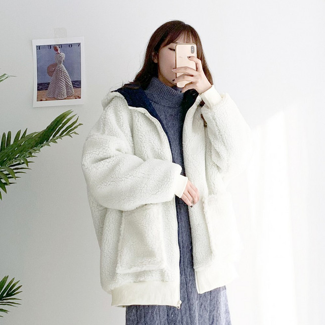 요시아나 [당일발송] 뽀글이 후리스 화이트 배색 양털 후드 집업 점퍼