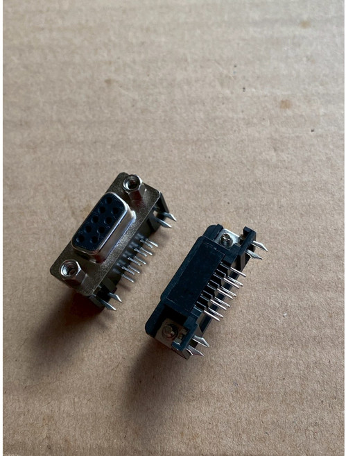 IF DB9 D-SUB 90度 DIP 母座, 1個, 附銅柱