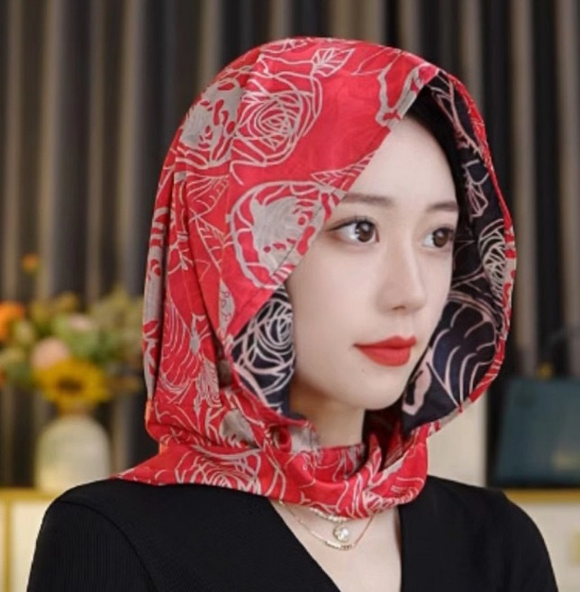 女士防曬連帽圍巾 包頭絲巾薄款百搭 春夏透氣旅遊披肩 飄帶頭巾帽 多功能休閒造型配件 #紅色玫瑰 #均碼