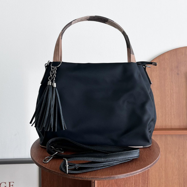 부티크시스 가벼운 수납력 좋은 태슬백