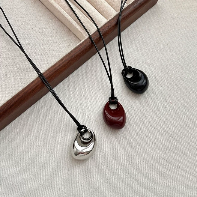 심플 볼드 펜던트 매듭 끈 레이어드 목걸이