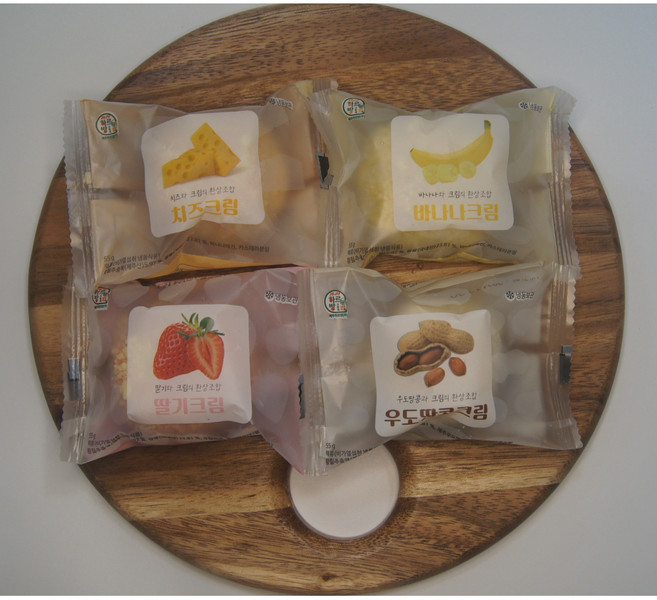 제주 생크림떡16개입 (4종류:우도땅콩 딸기 바나나 치즈) 오후 2시까지 주문하시면 다음날 배송 도착합니다 단 금요일14시~일요일 14시까지 주문분 월요일 도착, 16개, 50g